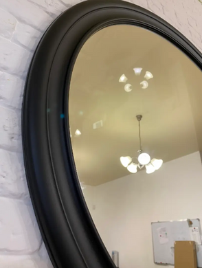 Кругле дзеркало на стіну VELKA в чорній рамі Ø 85 см